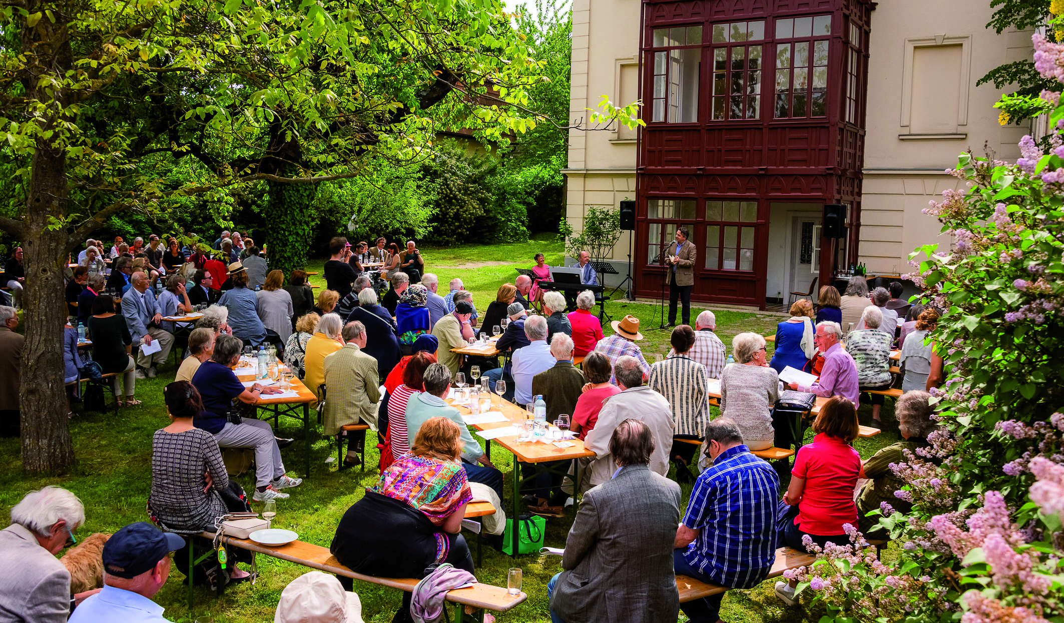 Jährliches Open House am 1. Mai im Garten