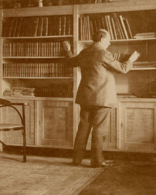 Schönberg in his apartment, Liechtensteinstrasse 68/70, Vienna 1907