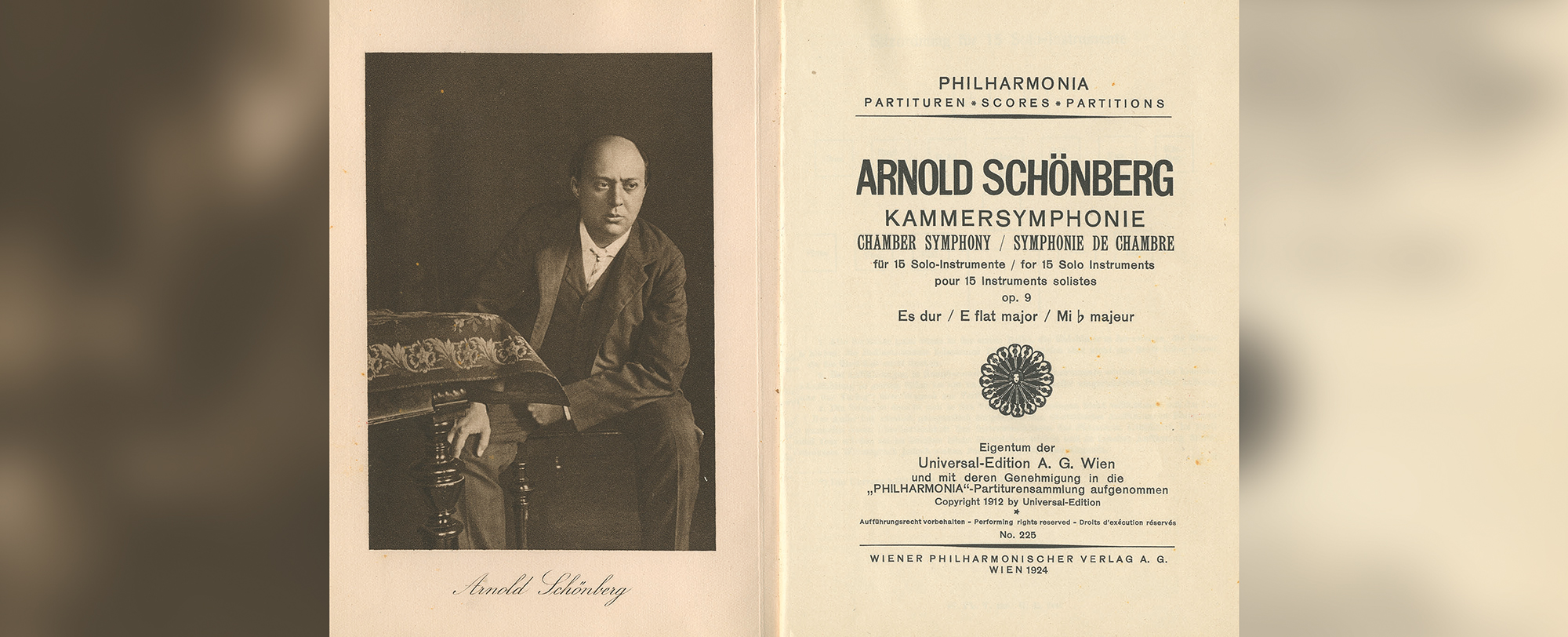 Arnold Schönberg: Chamber Symphony for 15 solo instruments, op. 9, Philharmonia pocket score, 1924. U. E. 7147, W.Ph.V. 225. (Arnold Schönberg Center, Wien)